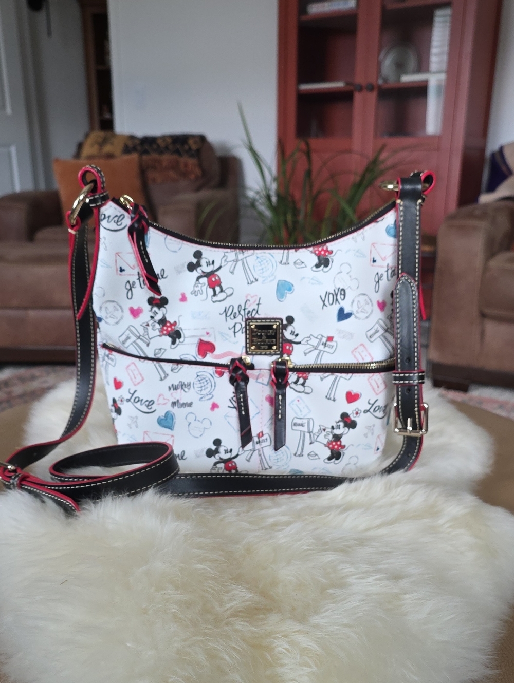 Disney Parks Dooney & Bourke Mickey & Minnie Mouse Sweethearts Hobo Bag 🖤🐭🏰❤️